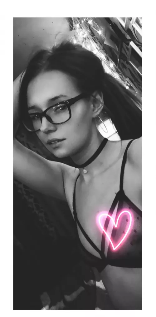 Hi! How's your day going sweetie? 😜