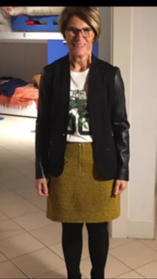 Hi. I am Silvia 61 yo