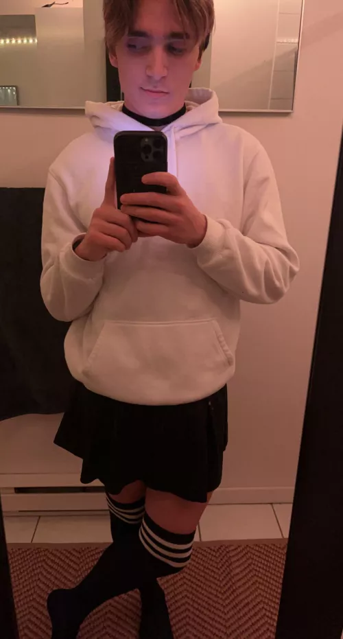 Hi πI just got my new outfit after discovering that Iβm a femboy ! π Please rate my pic !π₯° Hi πI just got my new outfit after discovering that Iβm a femboy ! π Please rate my pic !π₯°