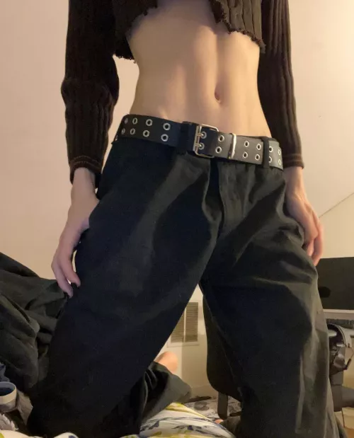 Hi if you like my belly interact with me :3