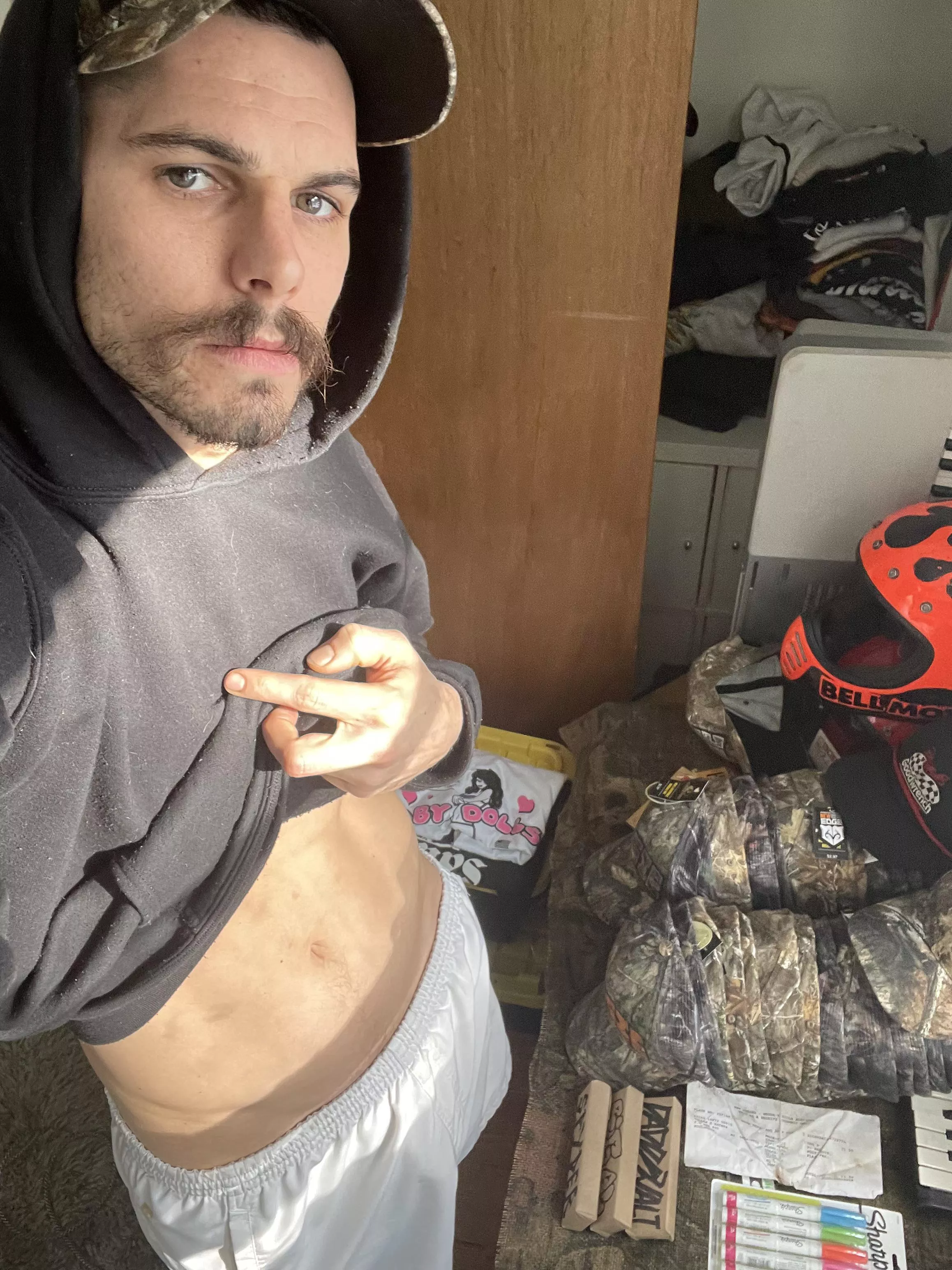 Hi I’m a 6’1 artist/fabricator. First post here :)