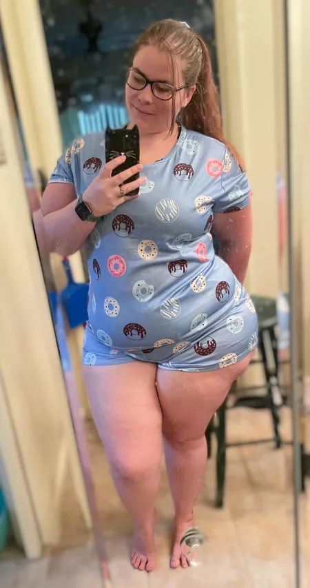 Hi 🍩 I’m a snack 😅