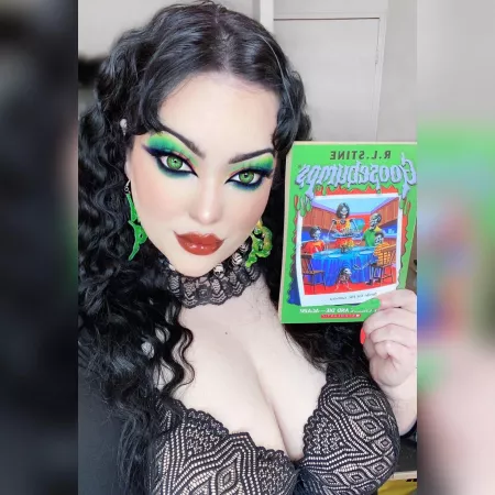Hi! Iโm Ashley and Iโm new here. Iโm obsessed with all things GooseBumps !! My makeup is inspired by the SAY CHEESE AND DIE โ AGAIN cover๐ Hi! Iโm Ashley and Iโm new here. Iโm obsessed with all things GooseBumps !! My makeup is inspired by the SAY CHEESE AND DIE โ AGAIN cover๐