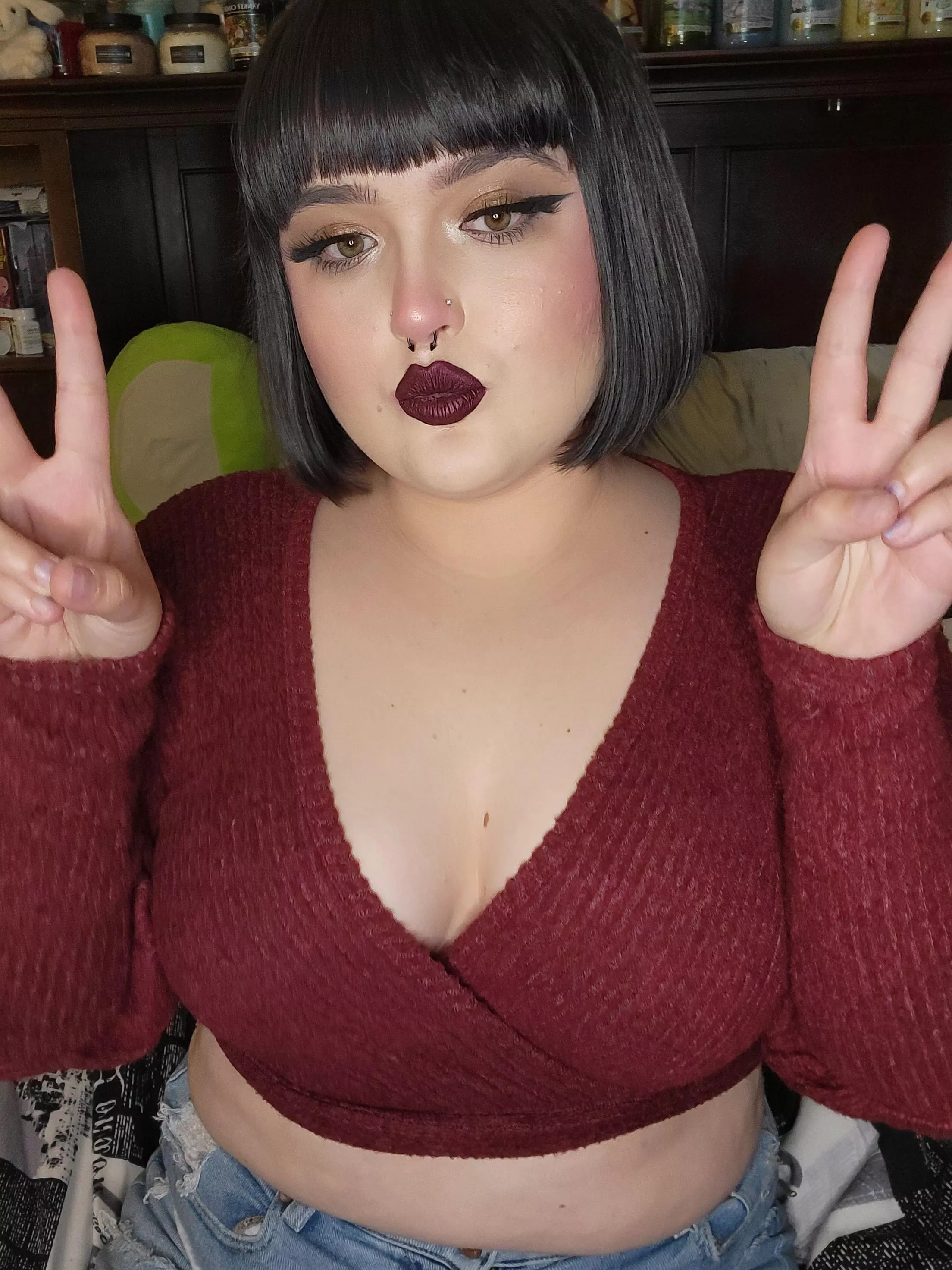 hi! i'm new here, but i hope you like me!! :)