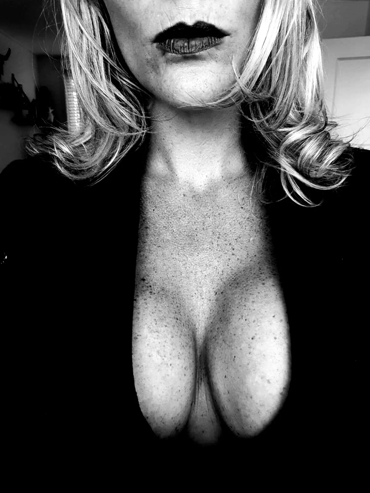 Hi I’m Nikky! I’m a 34 year old kinky Dutchgirl with freckles. My onlyfans is NOW FREE. I have anal, 3SOMES, squirting, B/G, G/G, roleplay, solos etc! I upload daily! VERY INTERACTIVE! I have over 700 pics + vids + I’m in the top 1.2%. The link at 