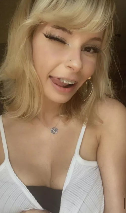 hi iβm winnie : ) tiny little thing who likes to get dirty. 50% off down below !! <3 hi iβm winnie : ) tiny little thing who likes to get dirty. 50% off down below !! <3