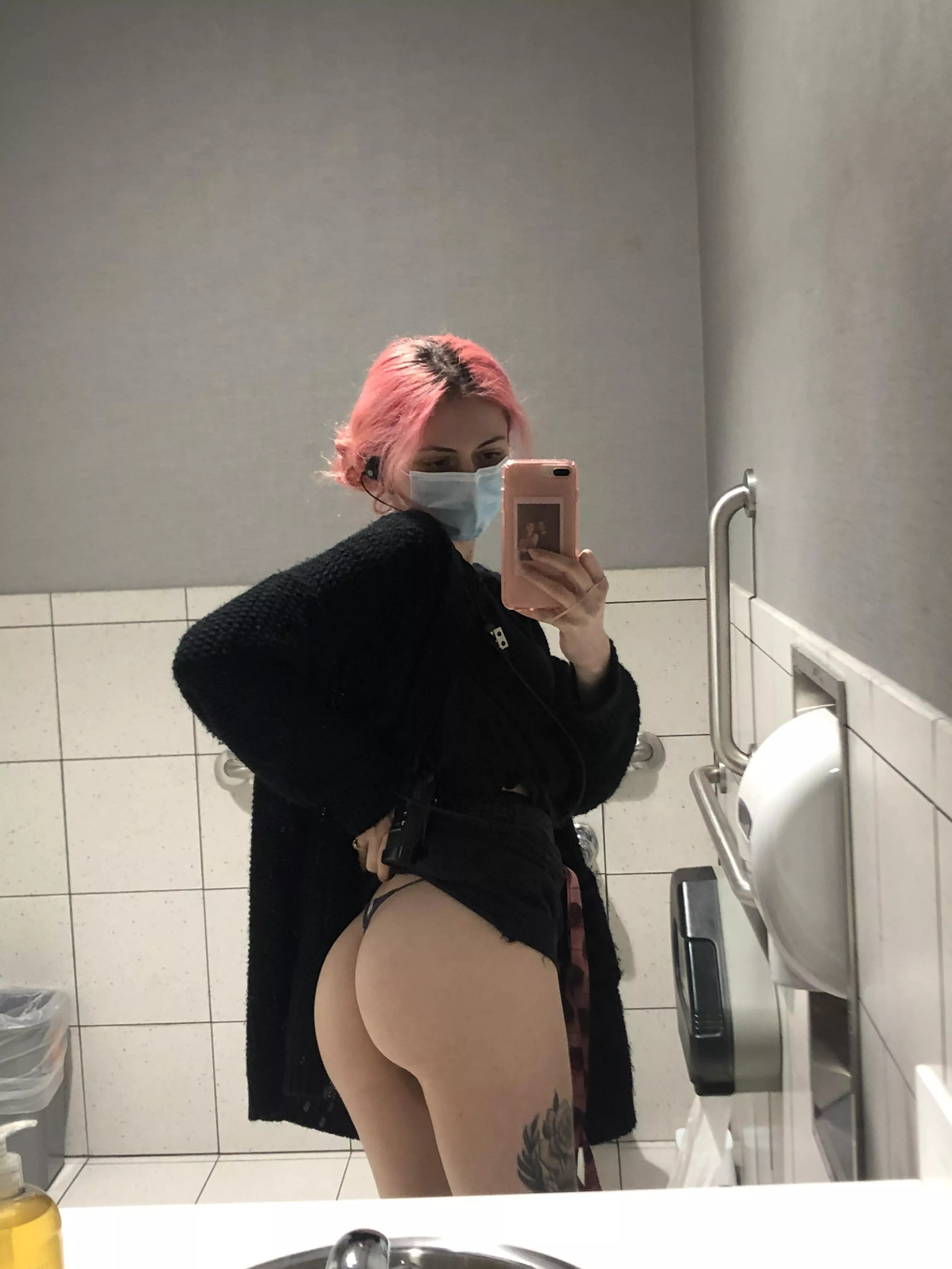 hi it’s me, your fav 🖤