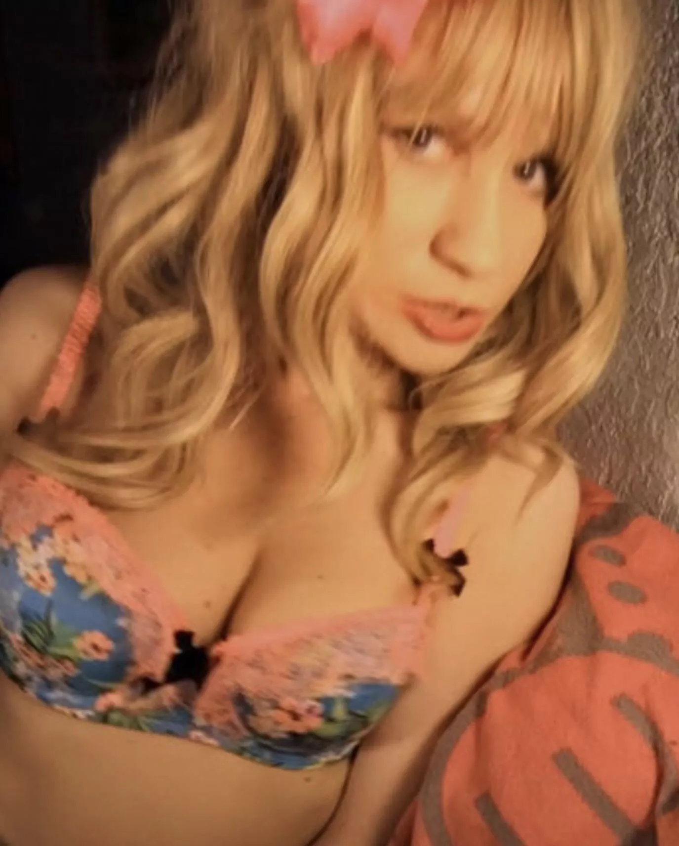 Hi