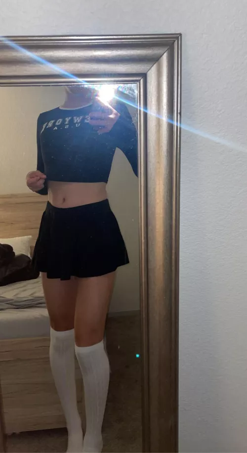 hi there cuties 🙊 do you like my outfit? hi there cuties 🙊 do you like my outfit?