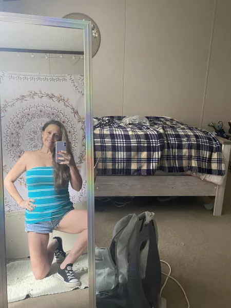 Hi there! (F) 48 Hi there! (F) 48