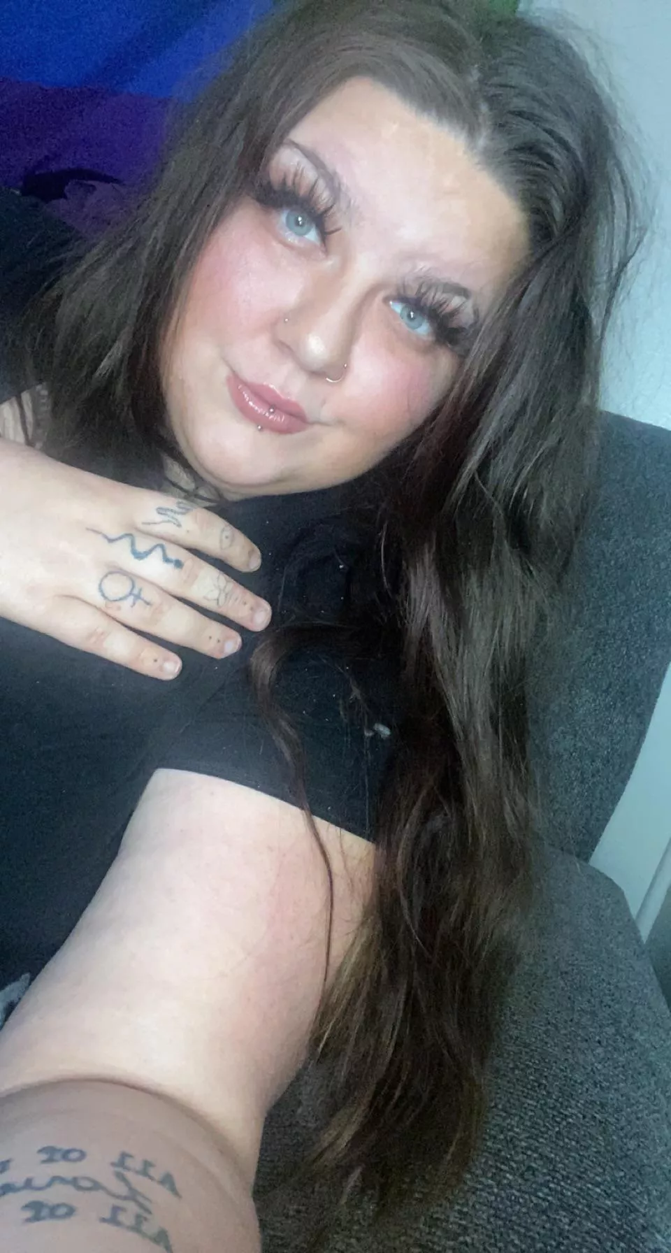 Hi there! 🖤 merry Christmas everyone!