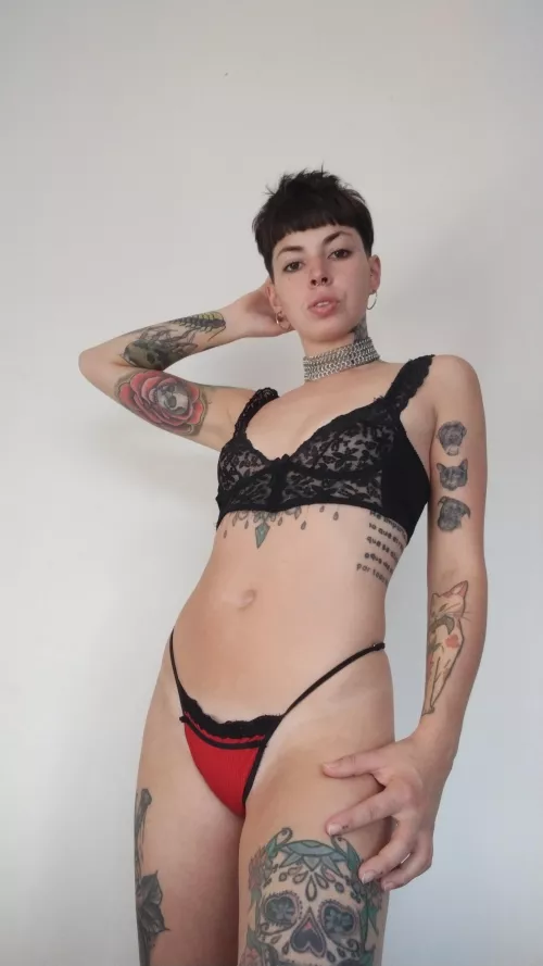 hi there! My name is Regina and I have a free account, personalized photos and videos without limits!π₯ my link in comments π