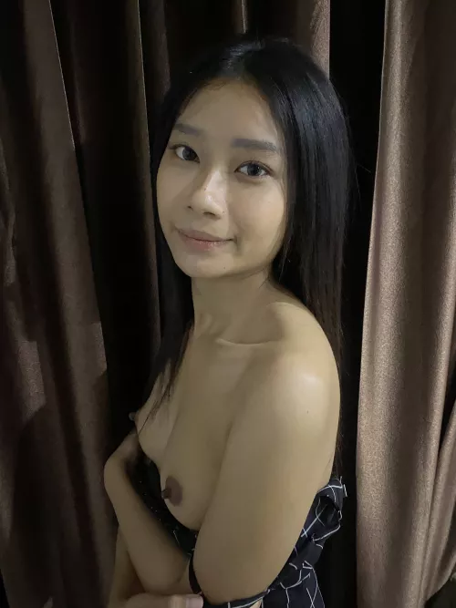 Hi there, want me to open up the curtain π