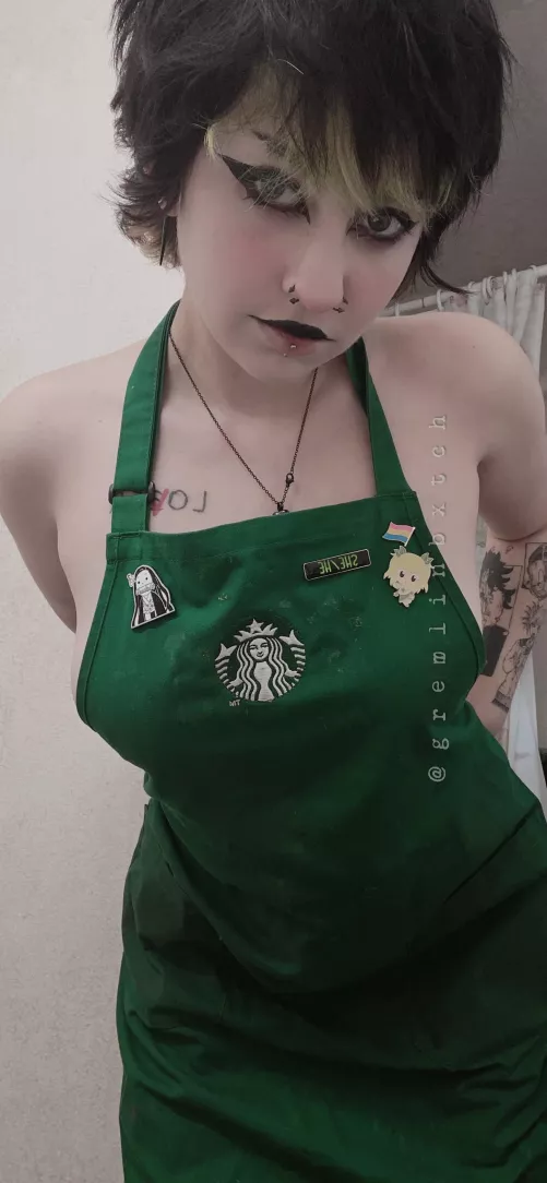 Hi welcome to Starboobs what can I getcha Hi welcome to Starboobs what can I getcha