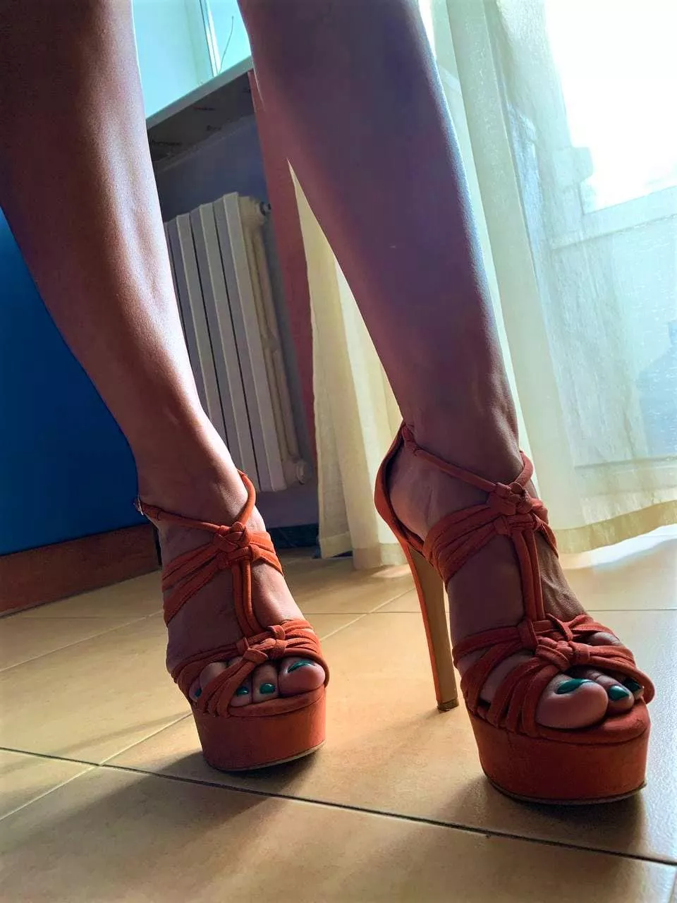 High heels with pretty feet for you💋 High heels with pretty feet for you💋