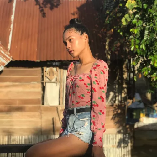 hii! do you like my cherry top? :3 hii! do you like my cherry top? :3