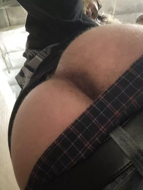 Hii I’m 19 in Buena Park, OC.. Anyone want to trade or meet?