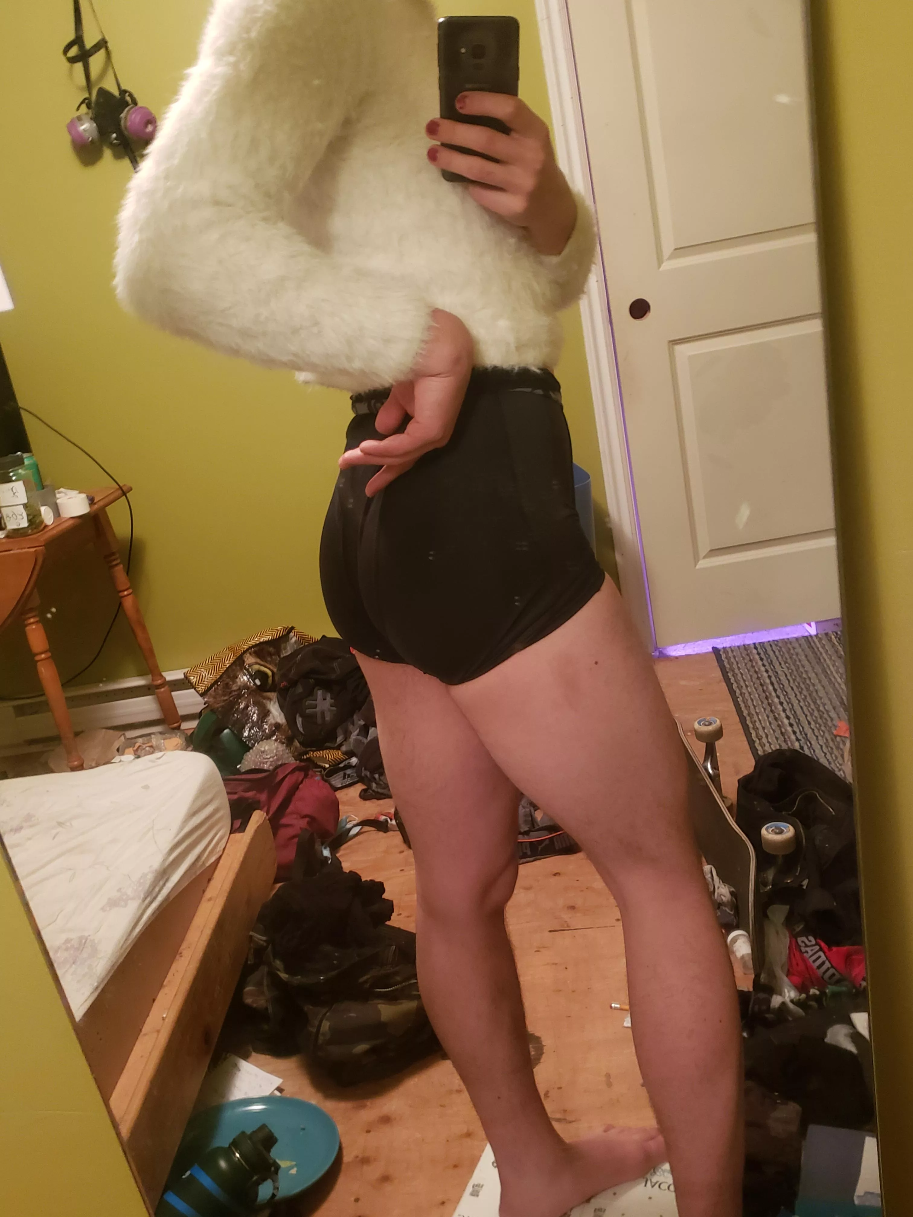 Hiiii🥰 again dose anyone know of sum cozzy Pajamas that I would look cute in🙈🥺