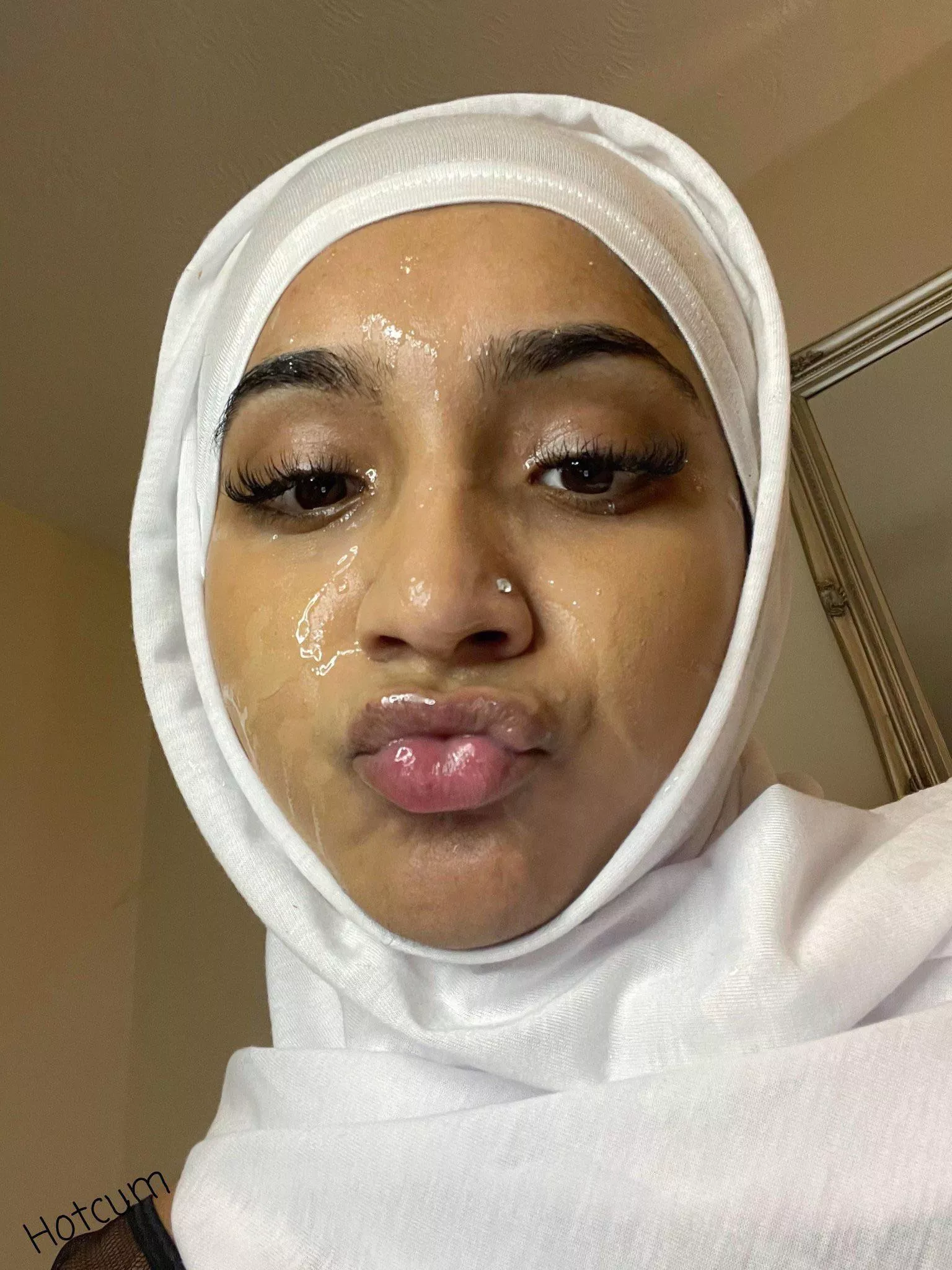 Hijabi cumslut