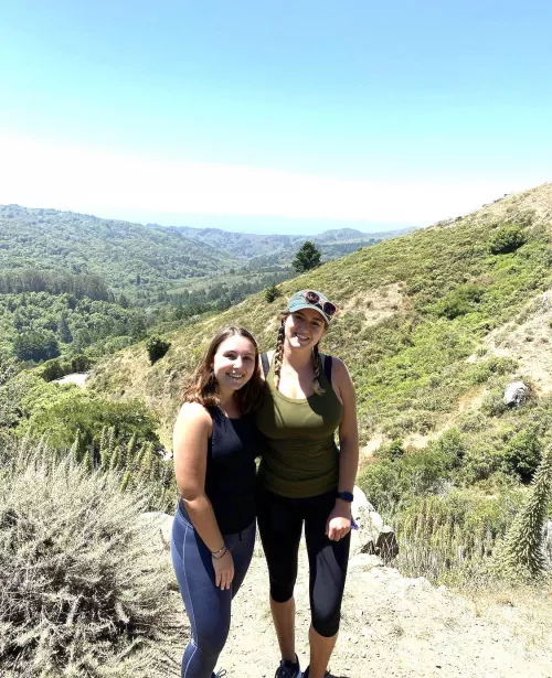 Hiking Girls [2]