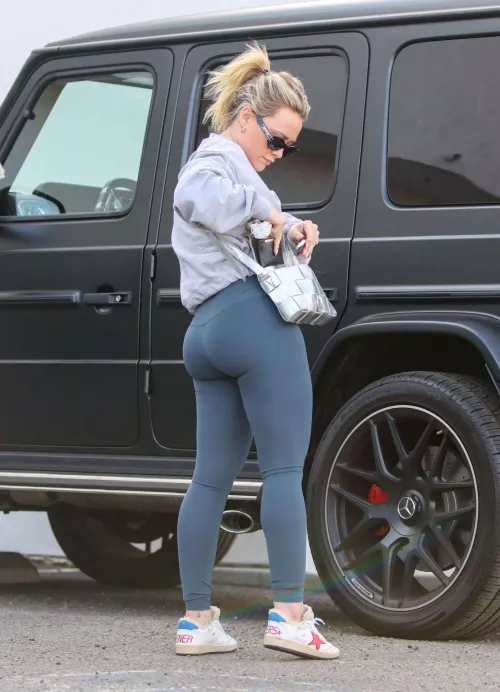 Hillary Duff 🍑 Hillary Duff 🍑