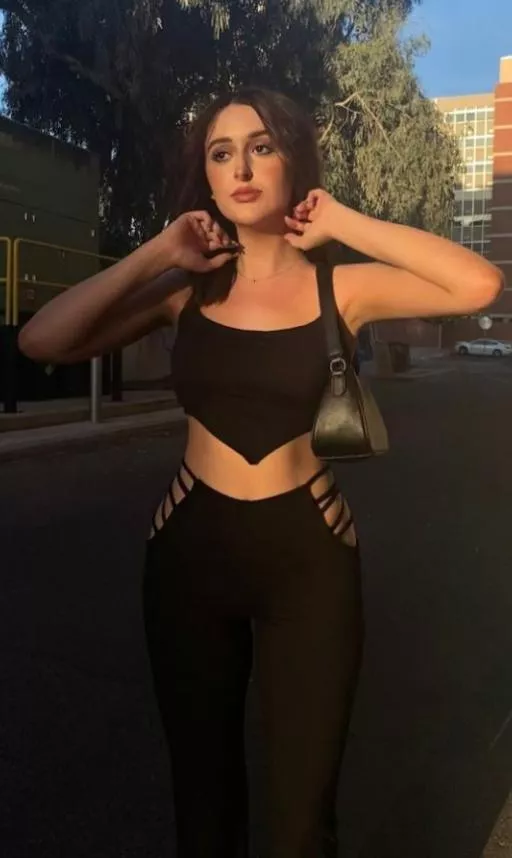 Hips Showing