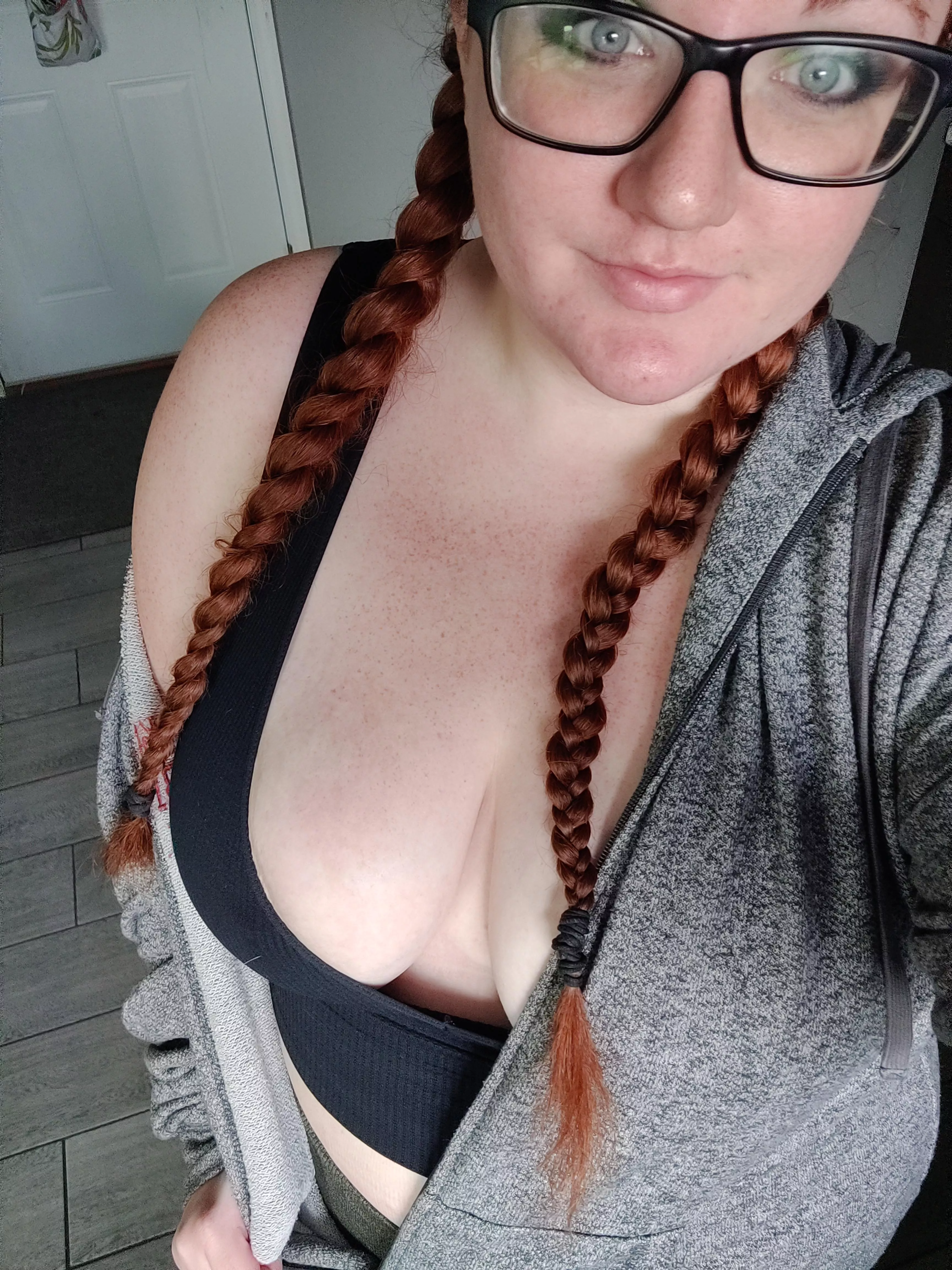 Hmm should I do a daily post for my birthday week again? Hmm should I do a daily post for my birthday week again?