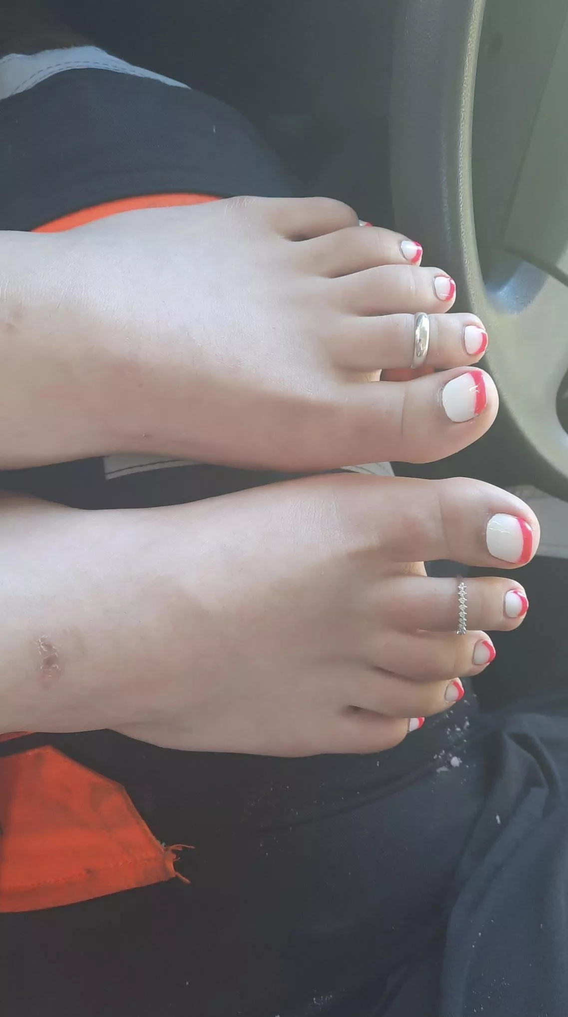 HMU for pics and vids HMU for pics and vids