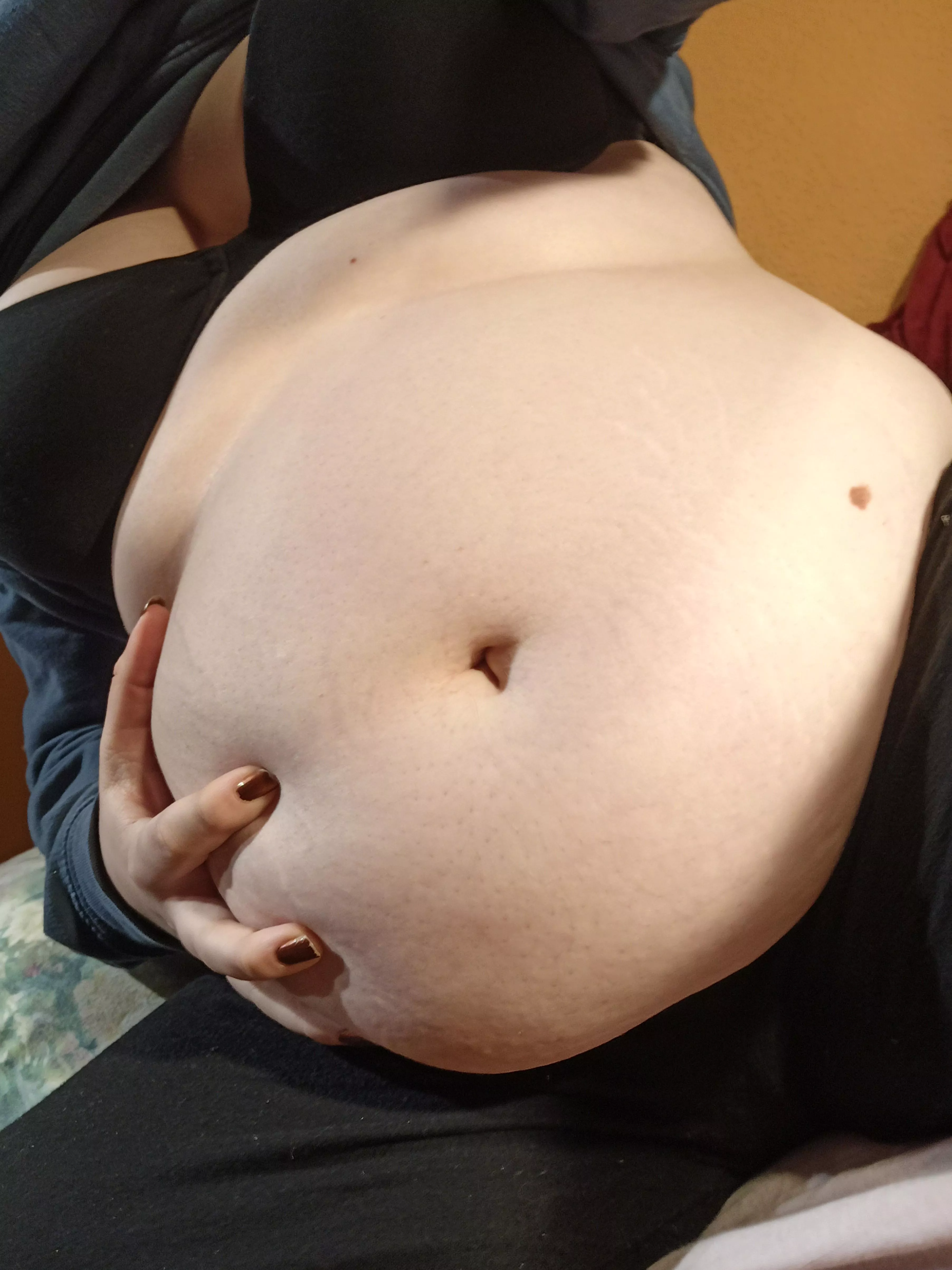 Holiday aftermath 😳 Do you think I overdid it with stuffing myself, or should I keep going like this? 😏