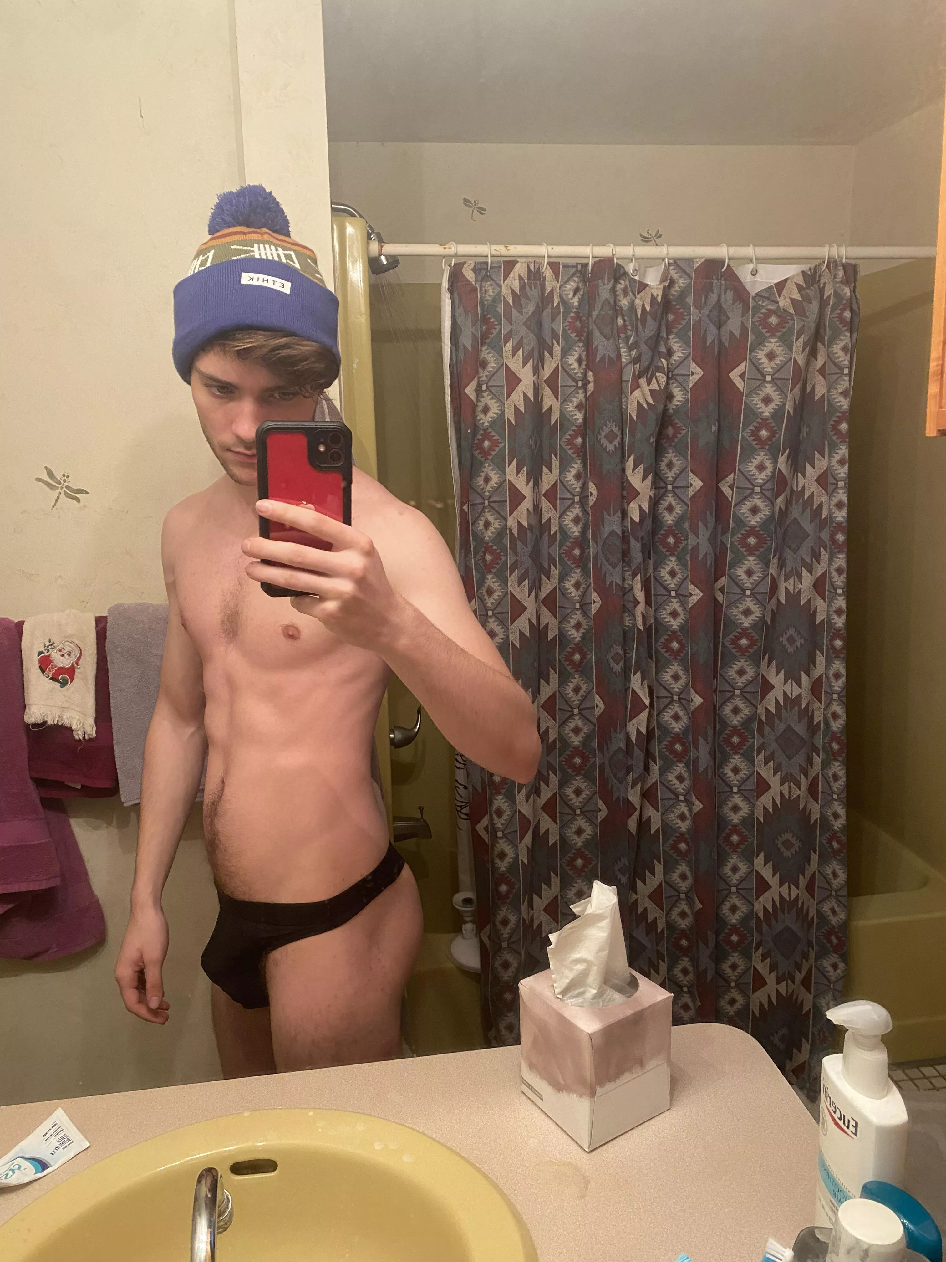 Home for the holidays, who wants to help?💦