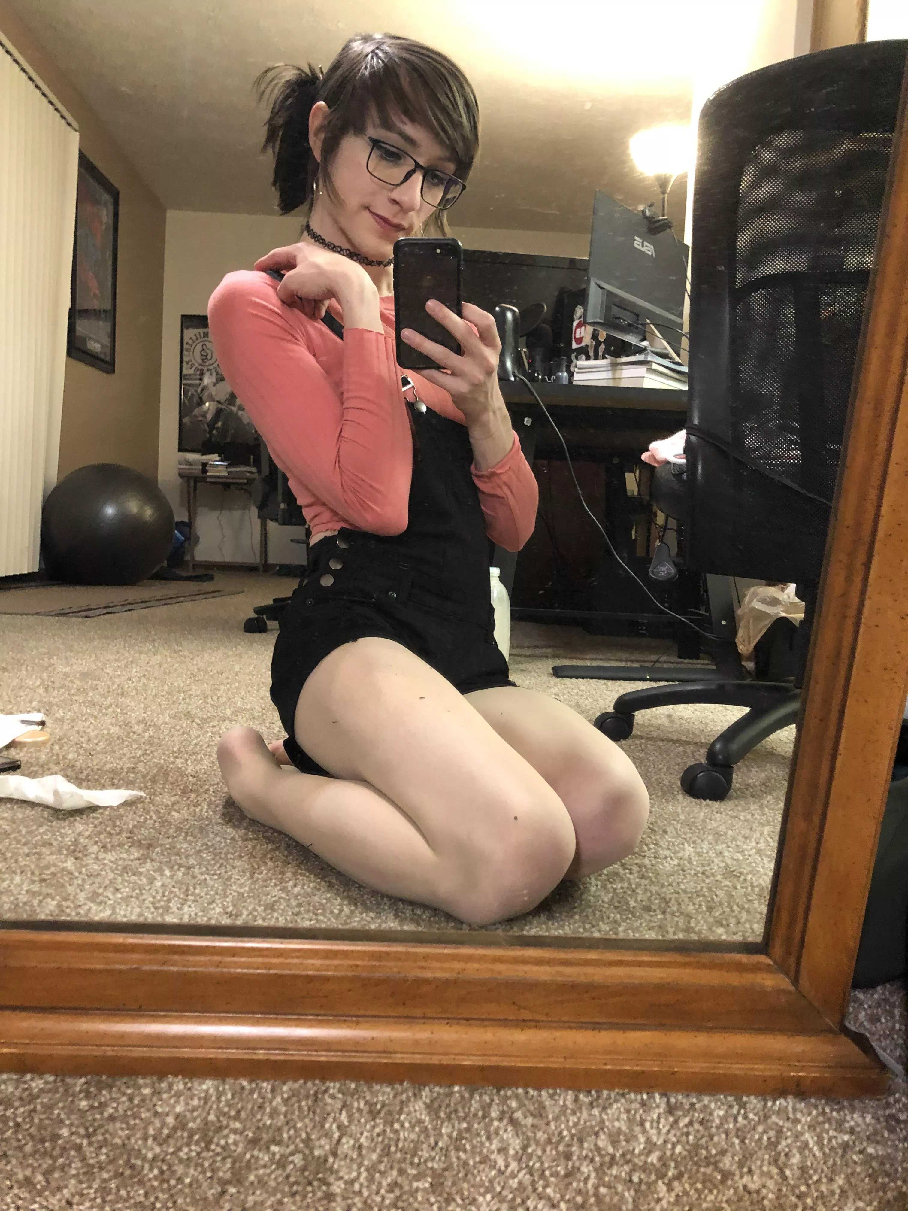 Hope everyone has a great weekend!~ Also, my thighs b lookin cute ٩(◕‿◕｡)۶