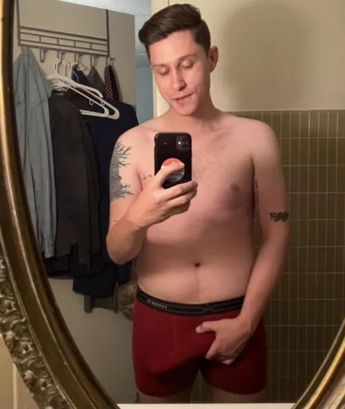 Hope everyoneβs having a good night and end of Mercury retrograde π