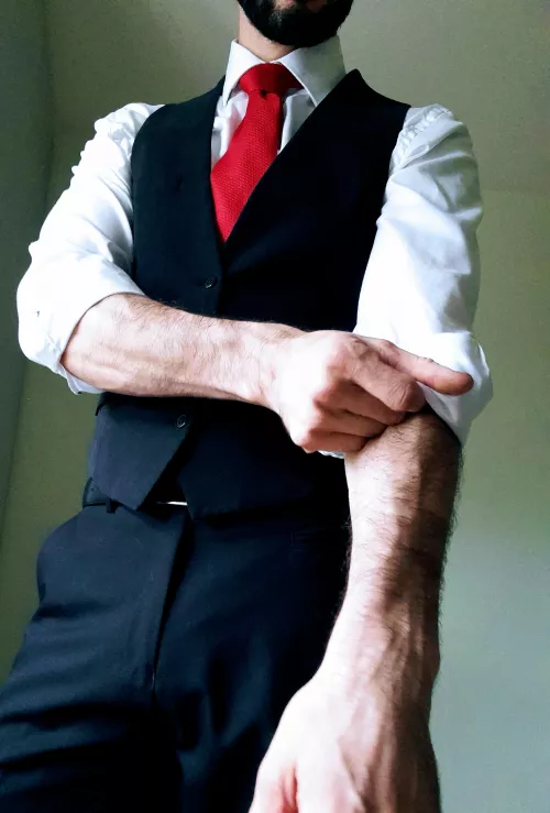 Hope the combination of suit and forearms is acceptable for my first post here. Hope the combination of suit and forearms is acceptable for my first post here.