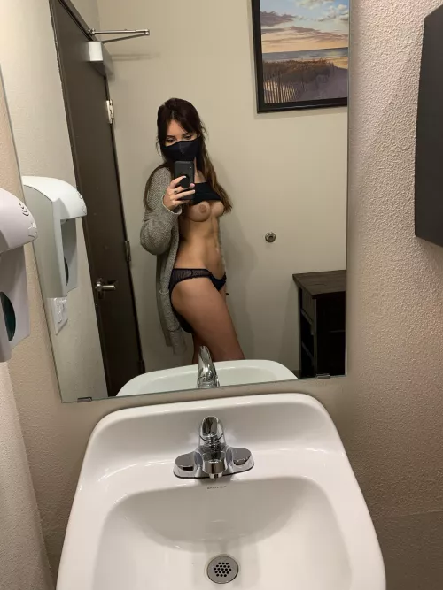 Hope this view brightens up your Monday! [f]