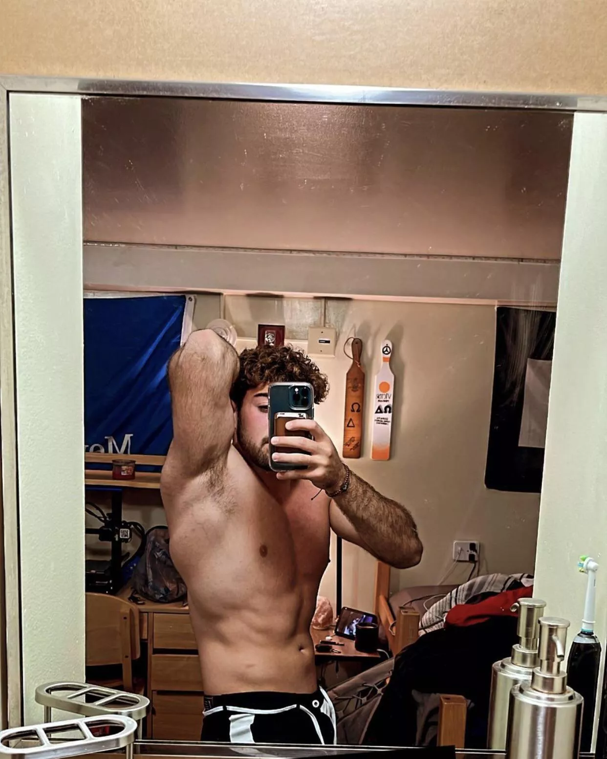 Hope y’all don’t mind a 🇱🇧 guy~