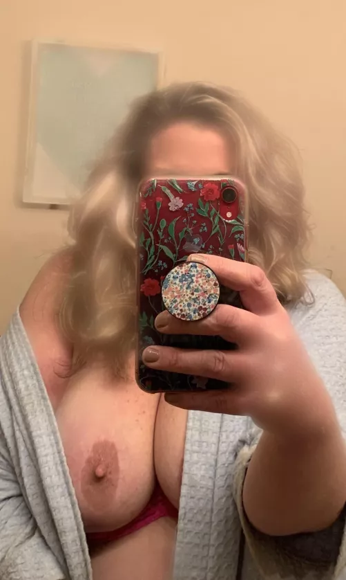 Hope you don't have a prob with my Mom bod.