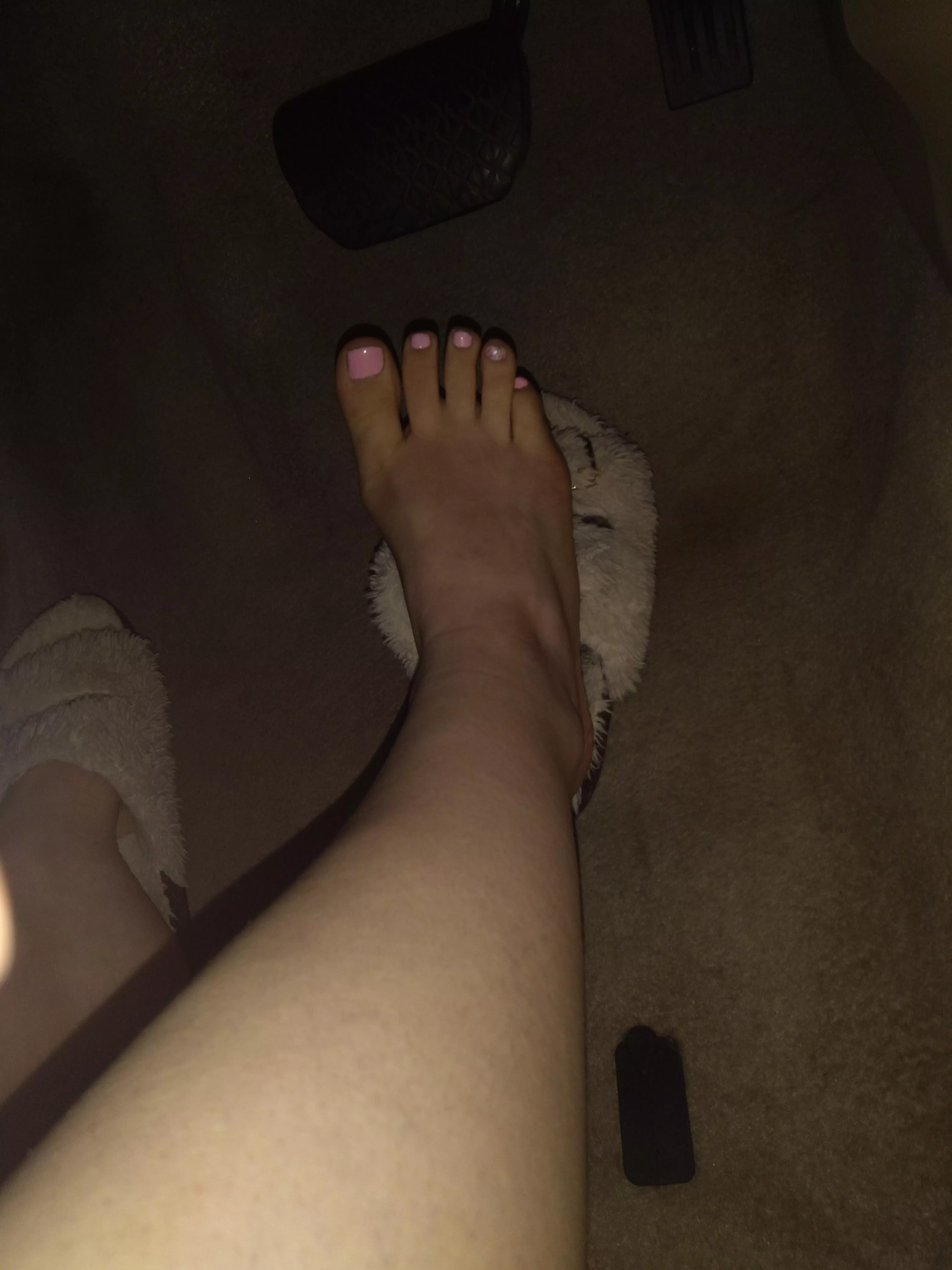 Hope you have a great friday. Heres my foot Hope you have a great friday. Heres my foot