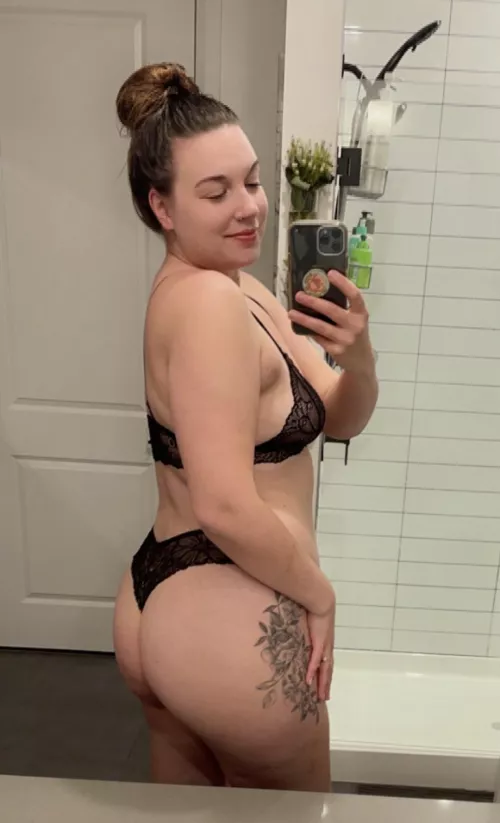 Hope you like thicc married ass!