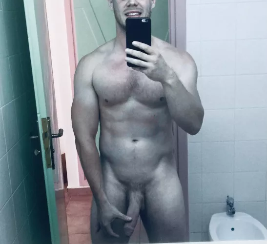 Hope your are into smiles and uncut cocks 🙊