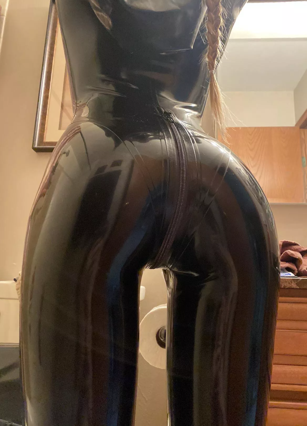 Hope your day is as lovely as my shiny ass??