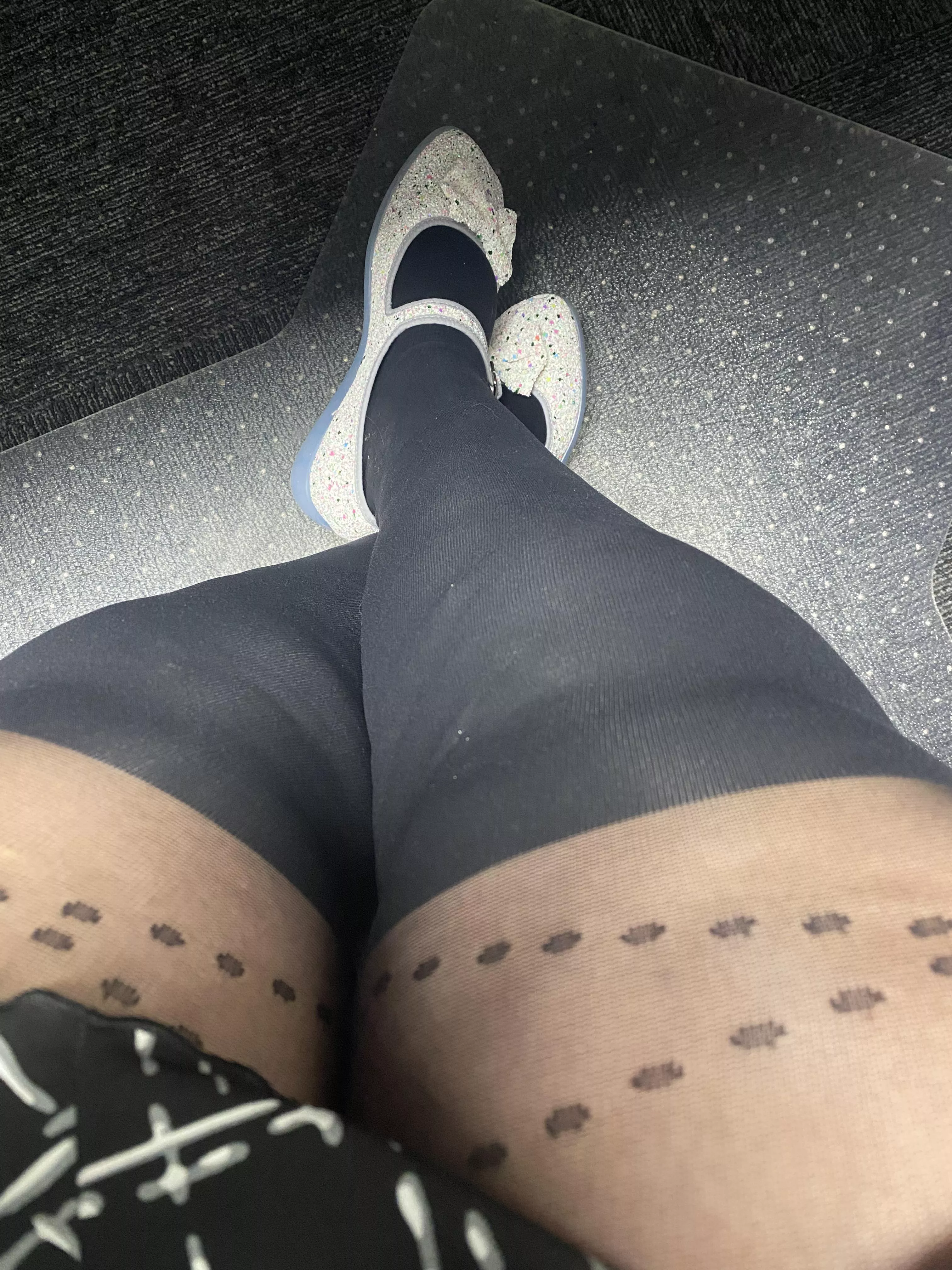 Hopefully this makes your Monday sparkle a little better