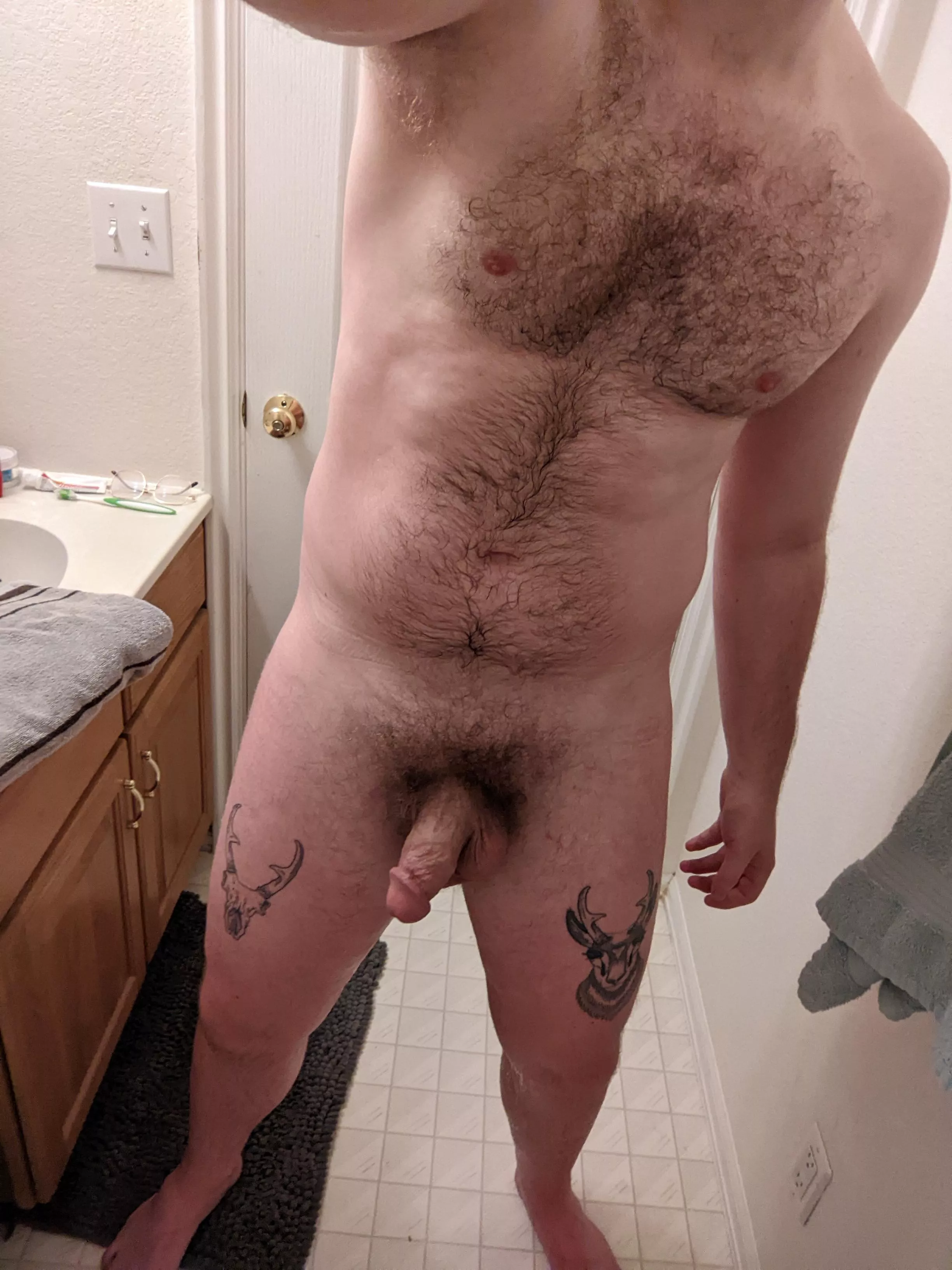 Horny and home for Christmas. USA 26 male. Any good snap chat groups? Add me: kayakking307!