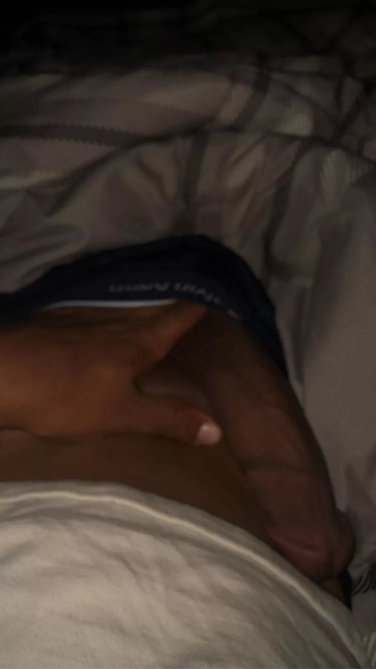 horny and wanna show off