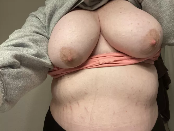 Horny as fuck tonight 💦💦