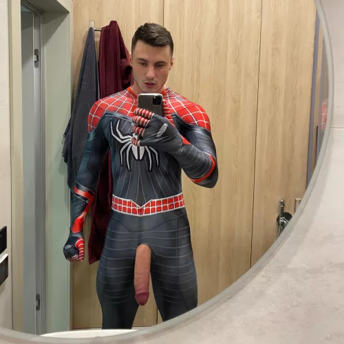 Horny As fuck β¦ wanna fuck some tight ass
