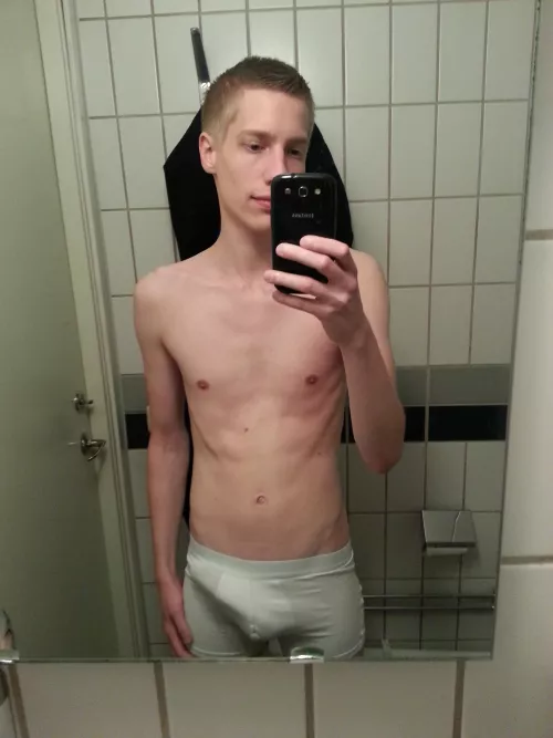 Horny at school 🙈