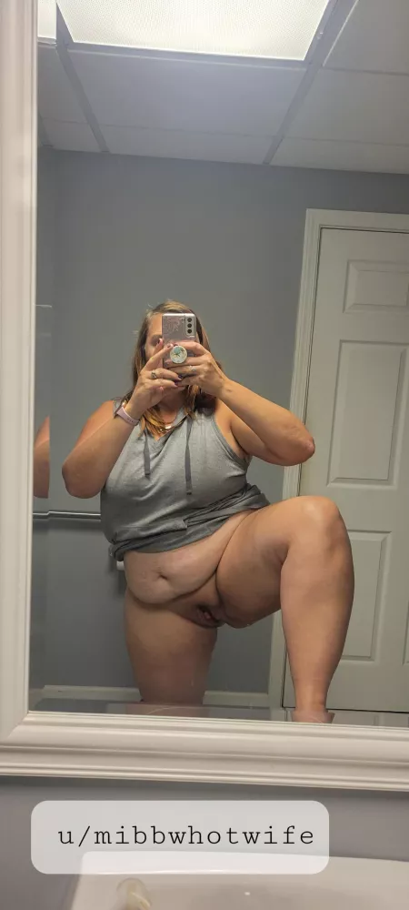 Horny in the office Horny in the office