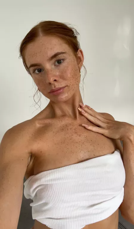 Horny single redhead π