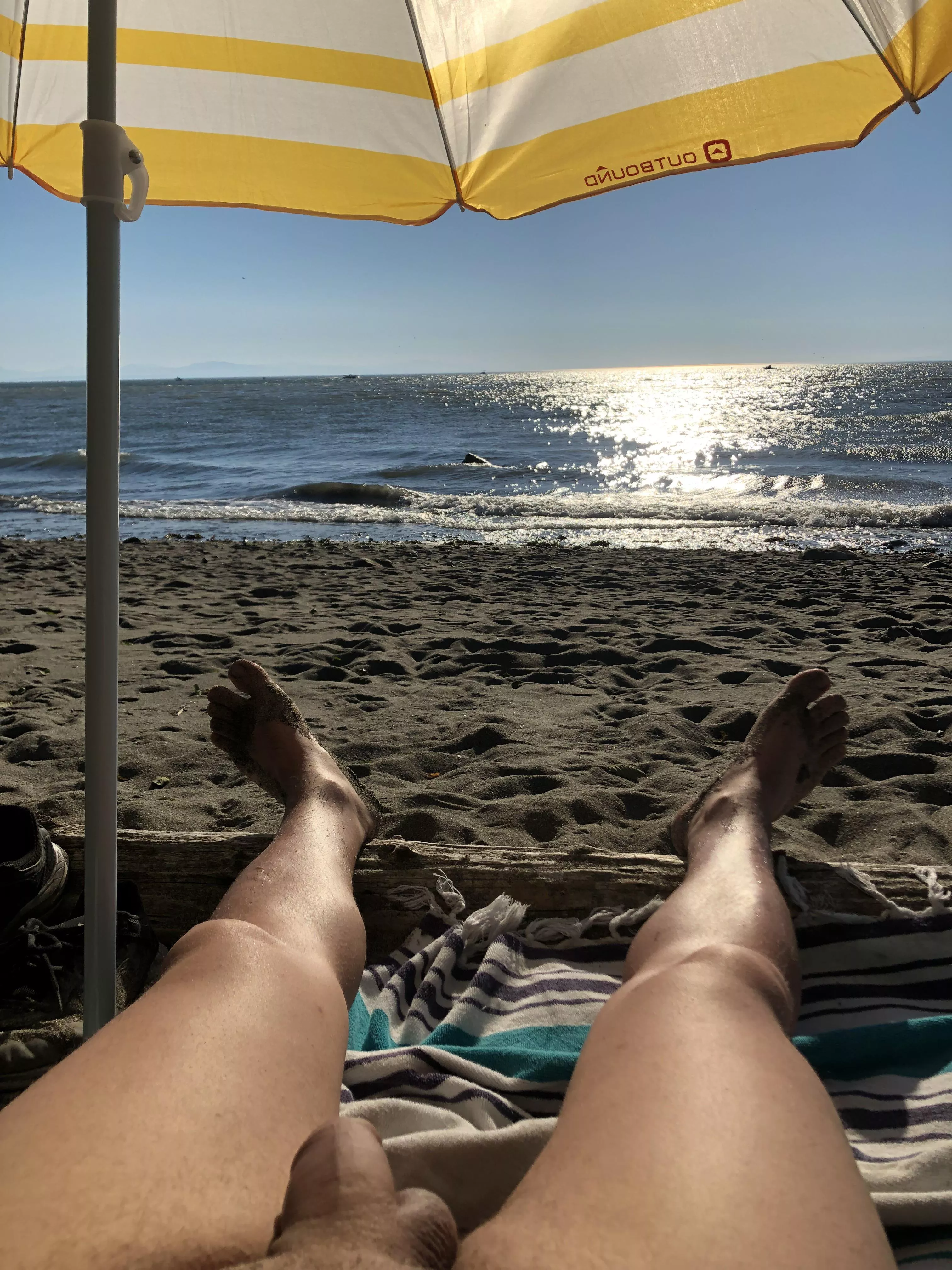 Hot Beach Cold Sea, makes for a nice day (Wreck Beach Trail 4, Vancouver) Hot Beach Cold Sea, makes for a nice day (Wreck Beach Trail 4, Vancouver)