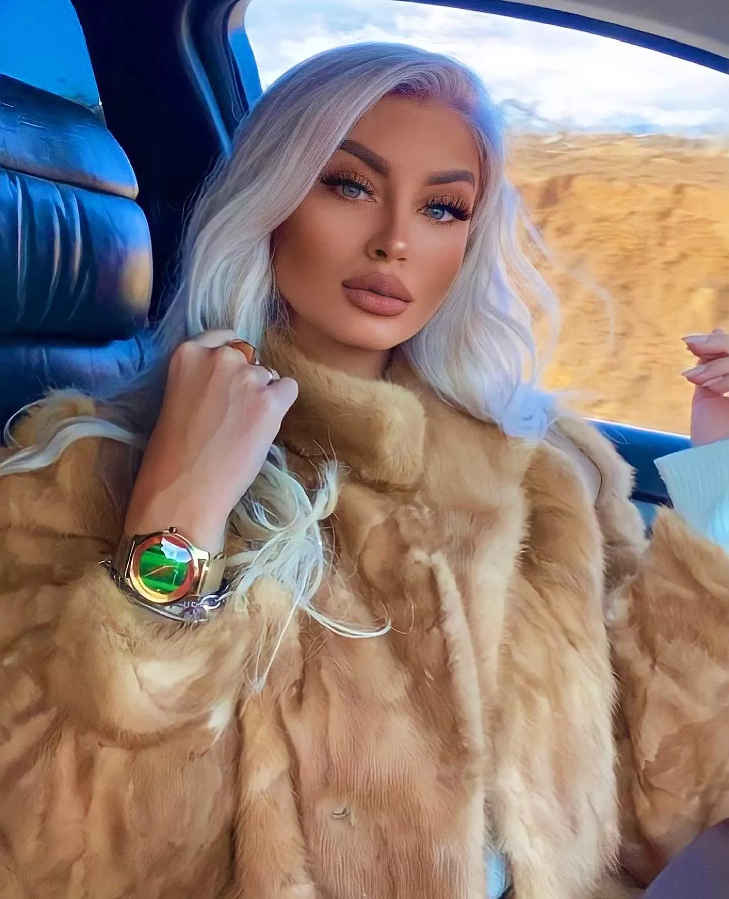 Hot Blonde, Hot Coat